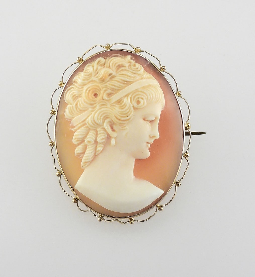 14K (585) Gold & Cameo Brooch, 1 1/2 "h, 7.8g. (1 of 2)