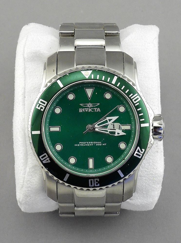 Invicta Collection Professional Instrument Wristwatch with Original Box & Papers. (1 of 7)