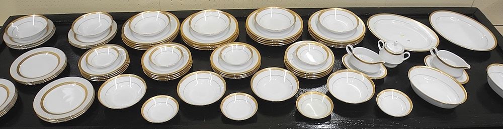 Noritake China Part Dinner Service for Sixteen. (1 of 6)