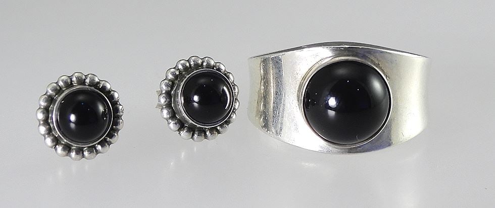Georg Jensen #124 Ring (size ) & Matching Earrings, TW 9.83g.: Georg Jensen #124 Ring (size ) & Matching Earrings, TW 9.83g.