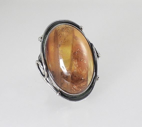 Sterling Silver (925) & Amber Ring, Size 7, 15.1g.: Sterling Silver (925) & Amber Ring, Size 7, 15.1g.