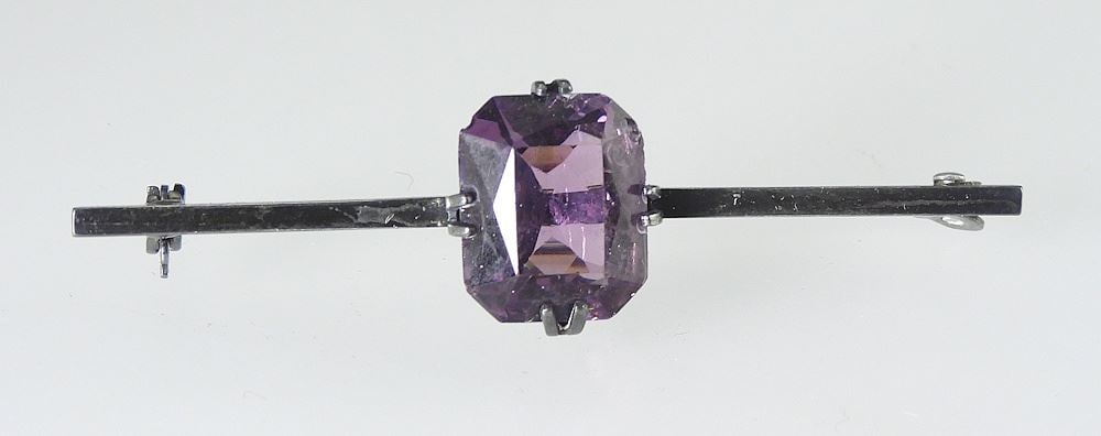 Sterling Silver (marked) & Amethyst Brooch, 2"L, 3.4g. with Box.: Sterling Silver (marked) & Amethyst Brooch, 2"L, 3.4g. with Box.