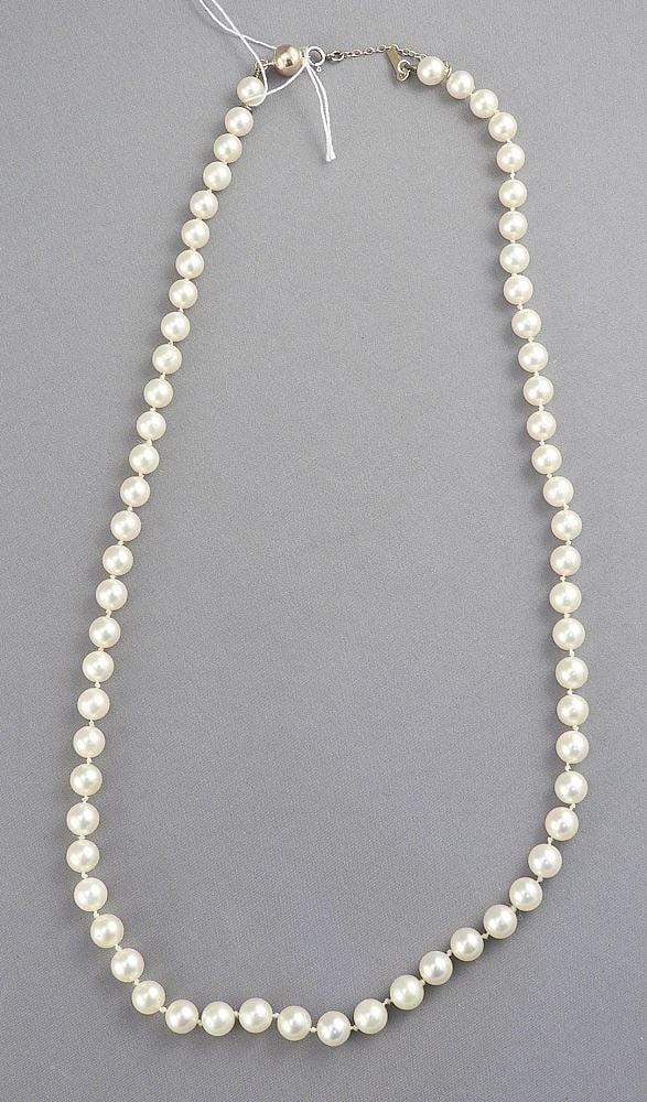 European Cultured Pearl Necklace with 14K (585) Ball Clasp Makers Mark YF, 20"L.: European Cultured Pearl Necklace with 14K (585) Ball Clasp Makers Mark YF, 20"L.
