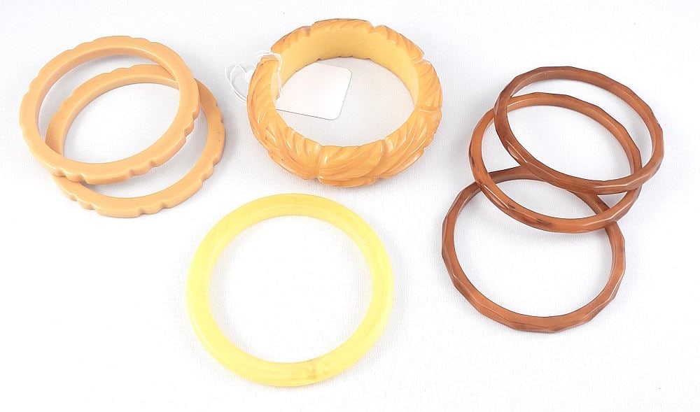 7 Vintage Butterscotch Bakelite Single Carved Bangles: 1 Pair/Set of 3/single. (1 of 1)