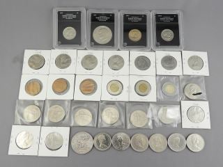 26 x Cdn $1 Coins/3 x Cdn $2 Coins/ 5 x USA $1 Coins.: 26 x Cdn $1 Coins/3 x Cdn $2 Coins/ 5 x USA $1 Coins.