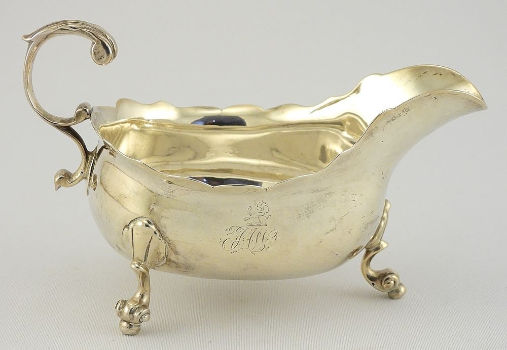 Silver Sauce Boat: London C.1746, 6 1/8"L, 196g.: Silver Sauce Boat: London C.1746, 6 1/8"L, 196g.