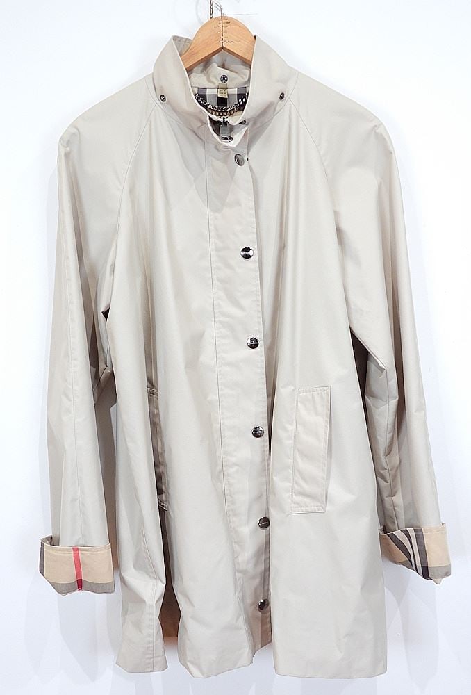 Burberry Car Coat C.2010/2015, USA Size 16.: Burberry Car Coat C.2010/2015, USA Size 16.