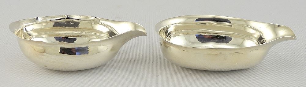 Two Georgian Silver Pap Boats, 3 1/2 & 3 5/8"L, TW 35g.: Two Georgian Silver Pap Boats, 3 1/2 & 3 5/8"L, TW 35g.