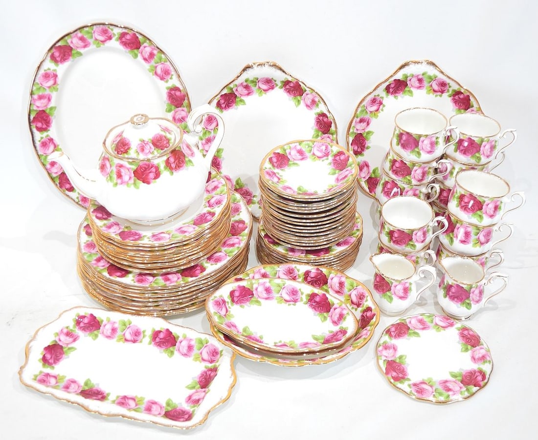 Eight Place Settings Royal Albert "Old English Rose" Dinner China. (1 of 5)