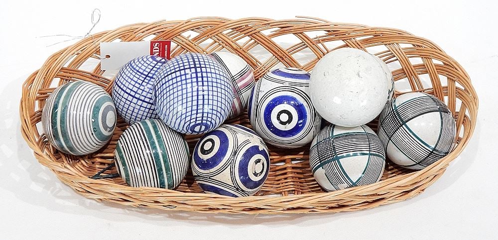 Set of Ceramic Carpet Bowls w/ Basket. (1 of 1)