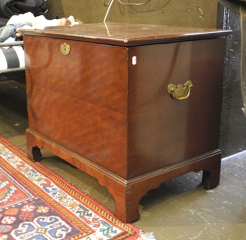 Wright Table Company Georgian Style Mahogany Chest, 24 1/2"L. (1 of 2)