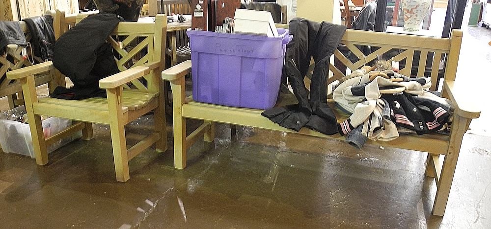 Kingsley-Bate Fairfax Virginia Stained Mahogany Outdoor Settee & Chair. (1 of 3)