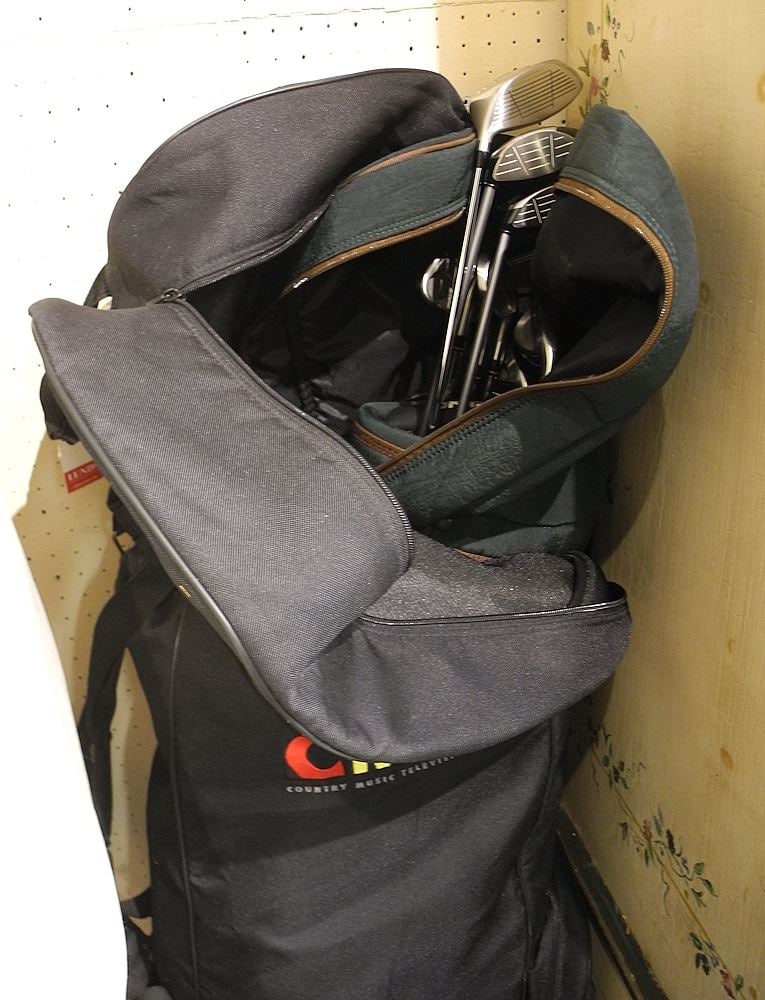 Set of Golf Clubs Including Callaway /Taylor Made/Ping w/2 Bags. (1 of 1)