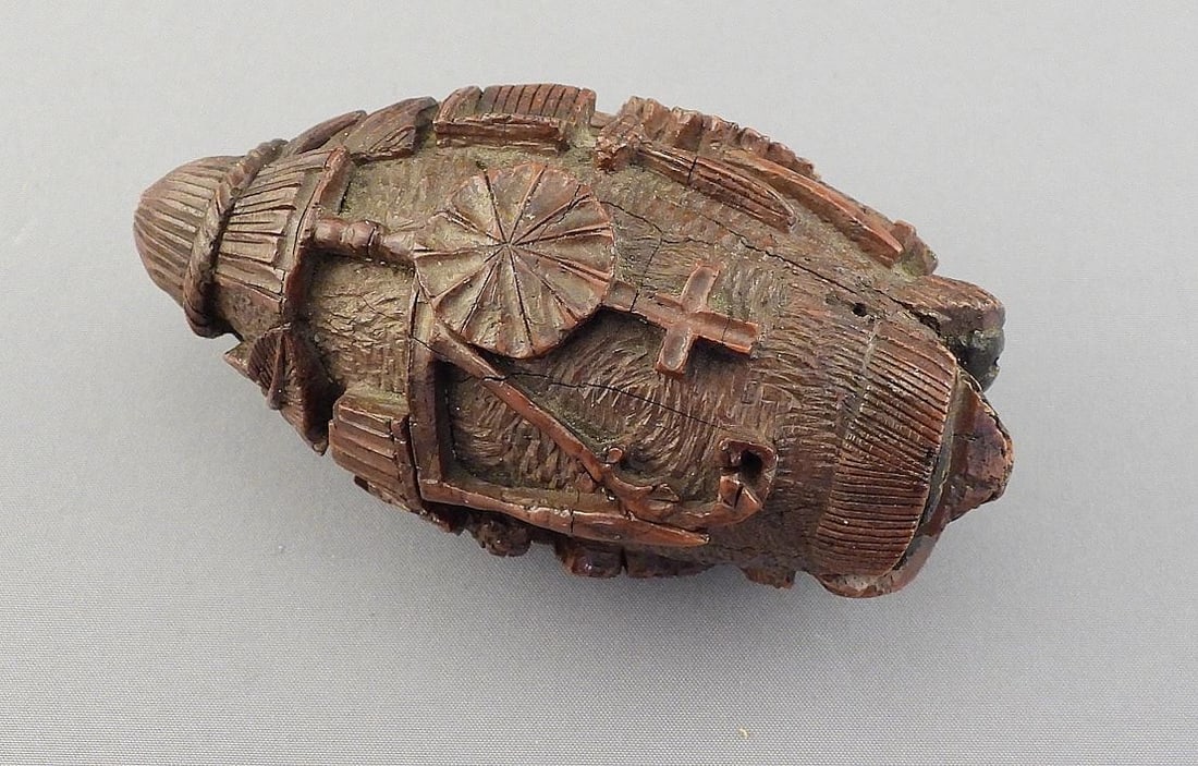Late 18th/Early 19th C. Anglo- Chinese Coconut Shell "Bugbear", 3 1/4"L, 56.5g. (1 of 3)
