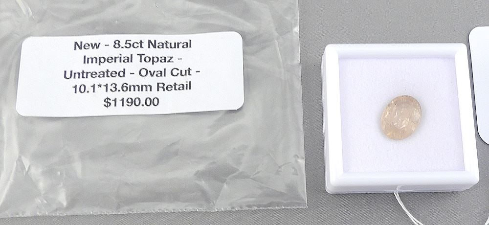 8.5ct Oval Cut Natural Imperial Topaz, 13.6mm.: 8.5ct Oval Cut Natural Imperial Topaz, 13.6mm.