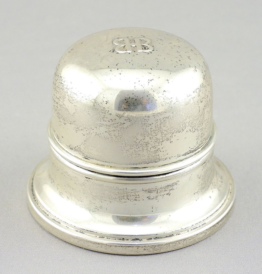 Birks Sterling Silver Ring Box, 1 1/2"h, 62g.: Birks Sterling Silver Ring Box, 1 1/2"h, 62g.