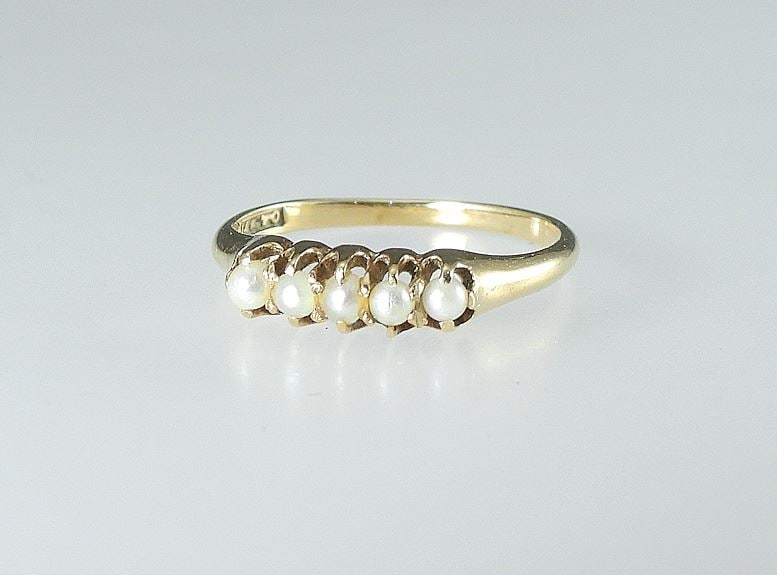 14K Seed Pearl Ring, size 3 3/4 - 1.42 grams.: 14K Seed Pearl Ring, size 3 3/4 - 1.42 grams.