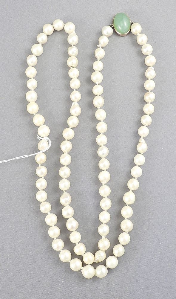 31 Inch 8-8.5mm Cultured Salt Water Pearl Necklace with 14K & Jadeite Clasp.: 31 Inch 8-8.5mm Cultured Salt Water Pearl Necklace with 14K & Jadeite Clasp.