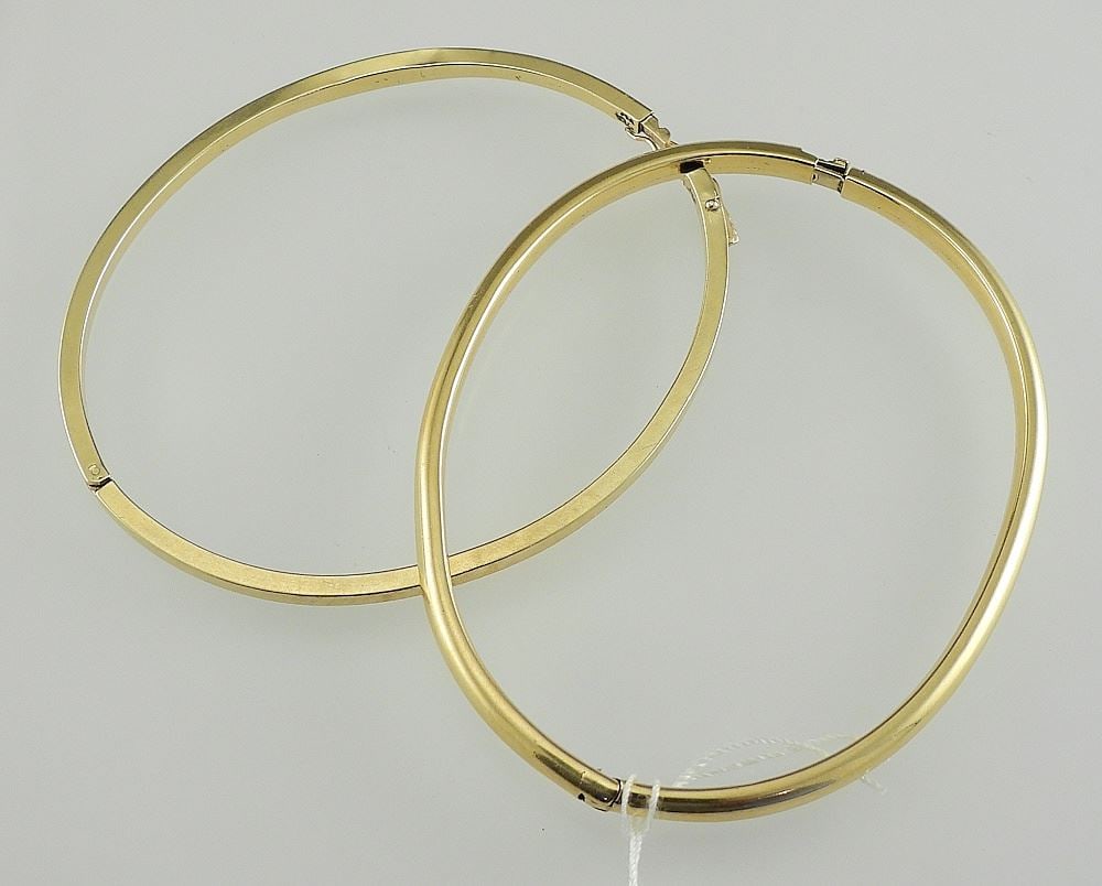 2 Gold Bangles With Clasps, One Marked 750 (18K) 8.41G, other 4.27 grams. (1 of 2)