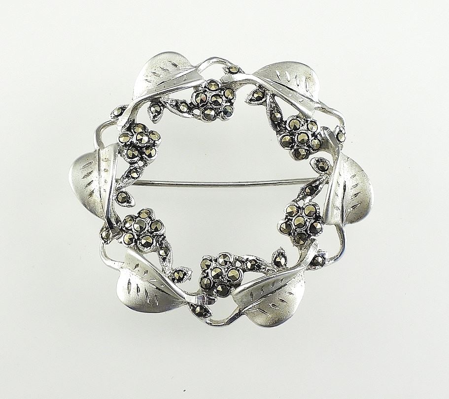 Marked 'Silver' & Marcasite Brooch, 1 3/4" Diameter, 12.6g w/Box.: Marked 'Silver' & Marcasite Brooch, 1 3/4" Diameter, 12.6g w/Box.