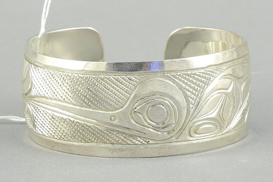 Kwagiulth Silver "Hummingbird" Cuff Bracelet Monogrammed PS (Pat Seaweed), 1 1/16"h, 36g.: Kwagiulth Silver "Hummingbird" Cuff Bracelet Monogrammed PS (Pat Seaweed), 1 1/16"h, 36g.