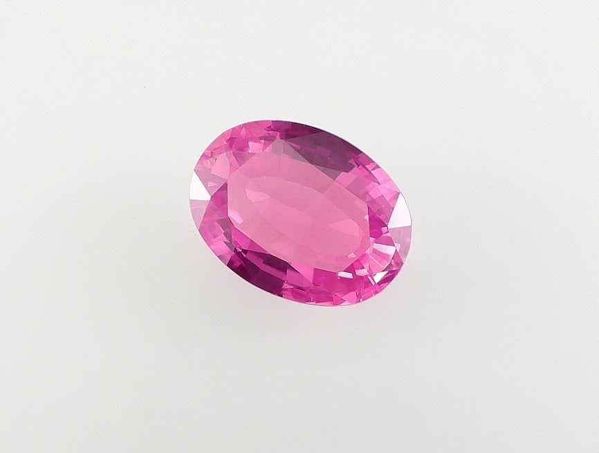 Synthetic Pink Sapphire Corundum, Approximately 81cts, 18.1g.: Synthetic Pink Sapphire Corundum, Approximately 81cts, 18.1g.