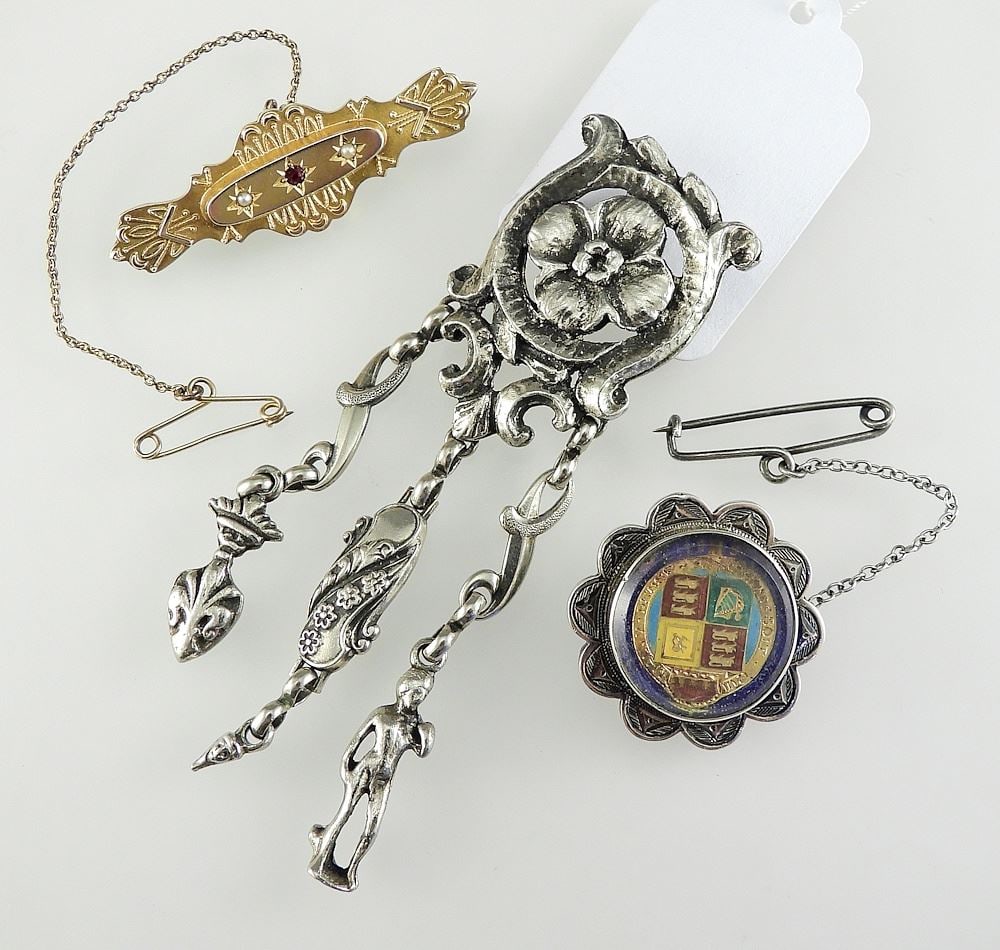 Hallmarked 9ct Etruscan Revival Gold Brooch (3.48g) w/Enameled Coin & Plated Brooch. (1 of 2)