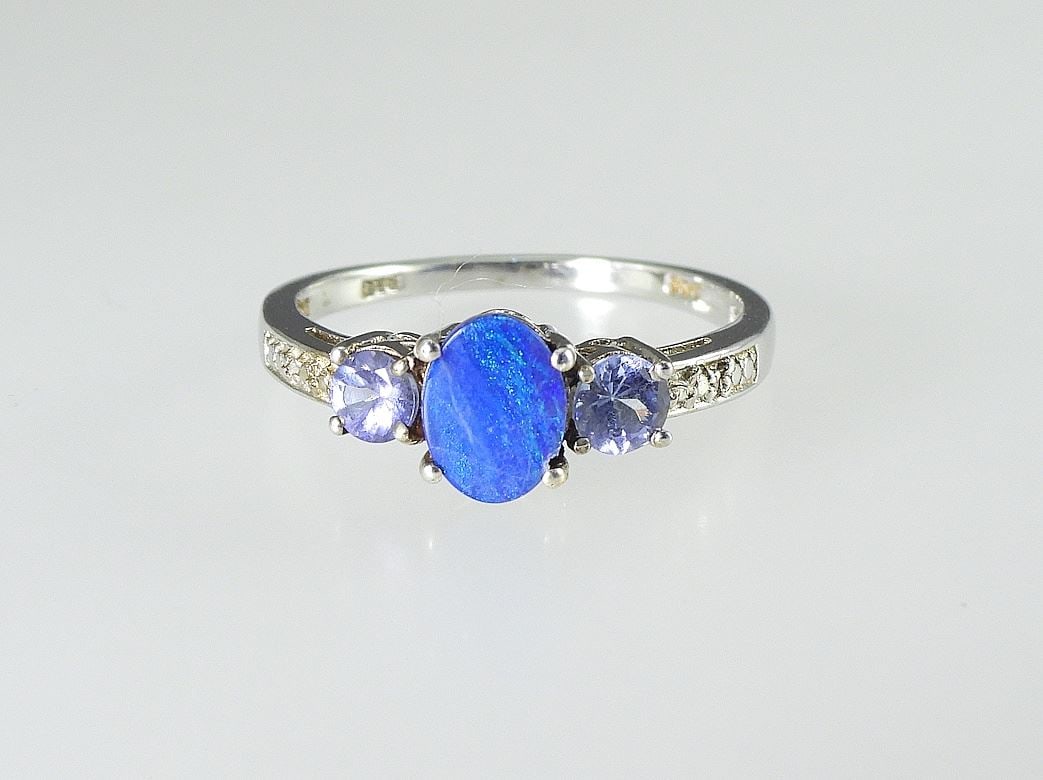 Sterling (925) & Tanzanite & Opal Ring, Size 9, 2.3g.: Sterling (925) & Tanzanite & Opal Ring, Size 9, 2.3g.