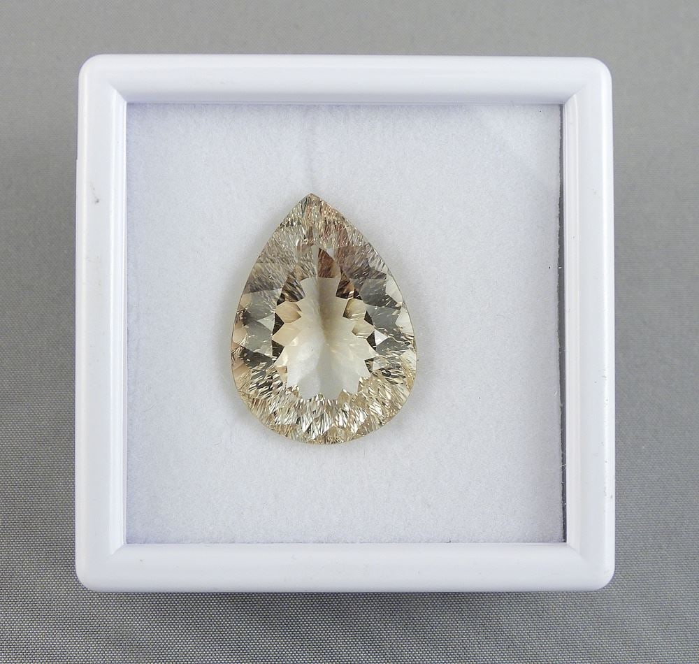33.01ct Pear Modified Brilliant Cut Yellow Topaz w/Appraisal 1033. (1 of 2)