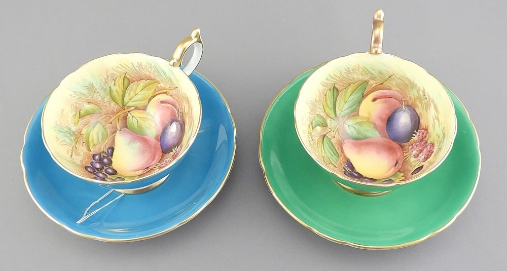 Pair of Aynsley Bone China Tea Cups & Saucers signed B. Jones.: Pair of Aynsley Bone China Tea Cups & Saucers signed B. Jones.