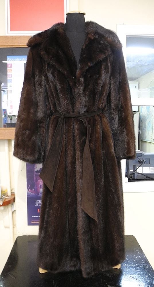 "Svend Furs Toronto" Full Length Mink Coat.: "Svend Furs Toronto" Full Length Mink Coat.