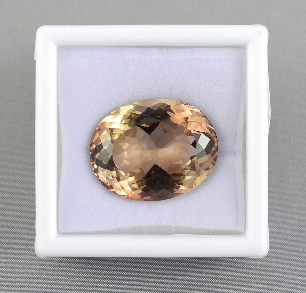 37.29ct Oval Modified Brilliant Cut Yellow Topaz w/Appraisal 1040.: 37.29ct Oval Modified Brilliant Cut Yellow Topaz w/Appraisal 1040.