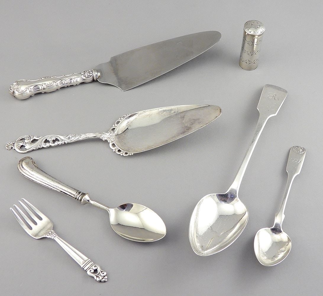 Collection of .800 & Sterling (marked) Silver Cutlery & Bodkin, Solid 160g/Loaded 104g.: Collection of .800 & Sterling (marked) Silver Cutlery & Bodkin, Solid 160g/Loaded 104g.