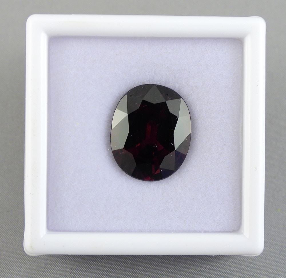 17.83ct Oval Modified Brilliant Cut Almandine Garnet w/Appraisal 1038.: 17.83ct Oval Modified Brilliant Cut Almandine Garnet w/Appraisal 1038.