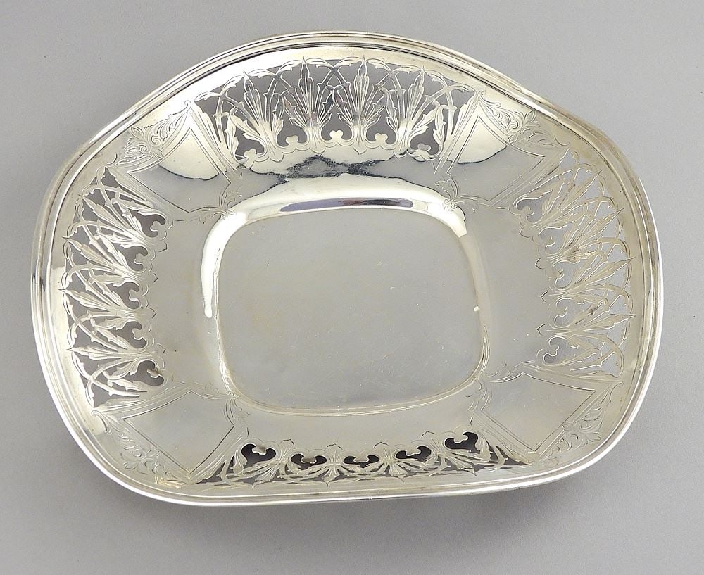 Reticulated Sterling (marked) Silver Dish, 8 1/2"w, 200g. (1 of 5)