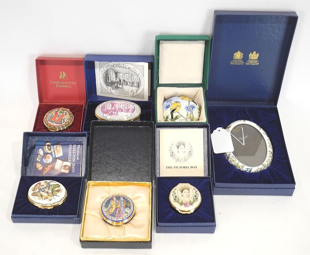 Collection of Enamel Boxes & Frame: Halcyon Days/Staffordshire/Chinese.: Collection of Enamel Boxes & Frame: Halcyon Days/Staffordshire/Chinese.