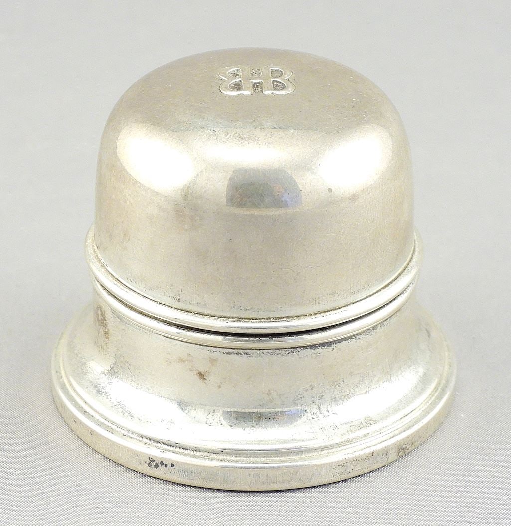 Birks Sterling Silver Ring Box, 1 1/2"h, 62g.: Birks Sterling Silver Ring Box, 1 1/2"h, 62g.