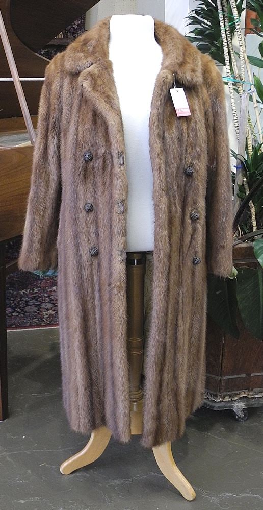 "Emery's Exclusive Furs Montreal" 3/4 Length Mink Coat. (1 of 2)