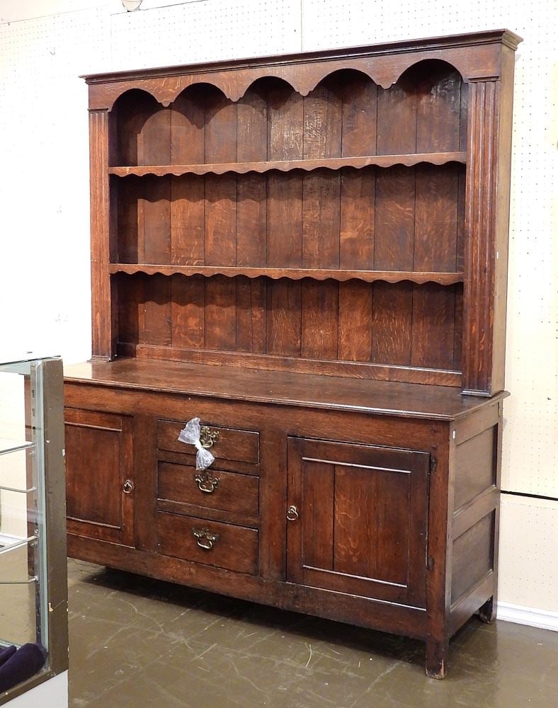 18th C. Oak Welsh Dresser, 67 1/2"L. (1 of 4)