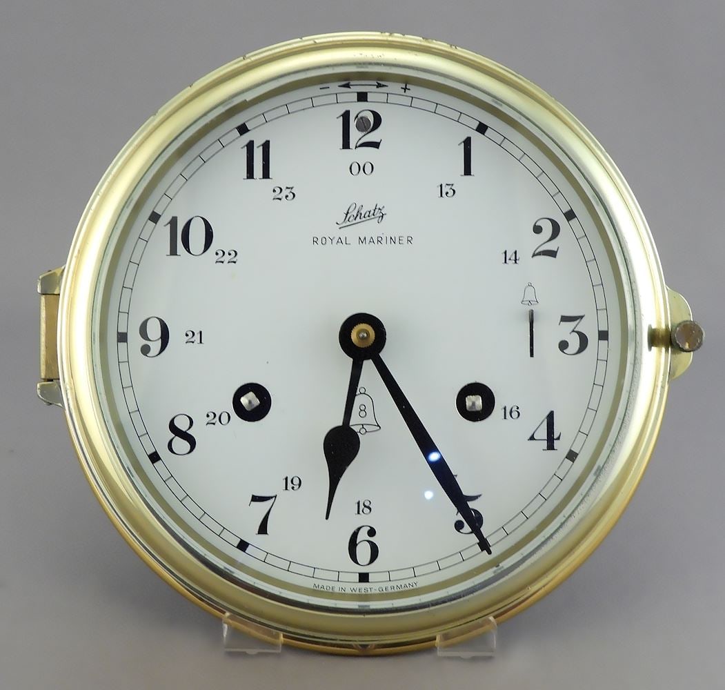 Schatz Royal Mariner Clock, Face 5 1/4" Diameter (no key). (1 of 5)