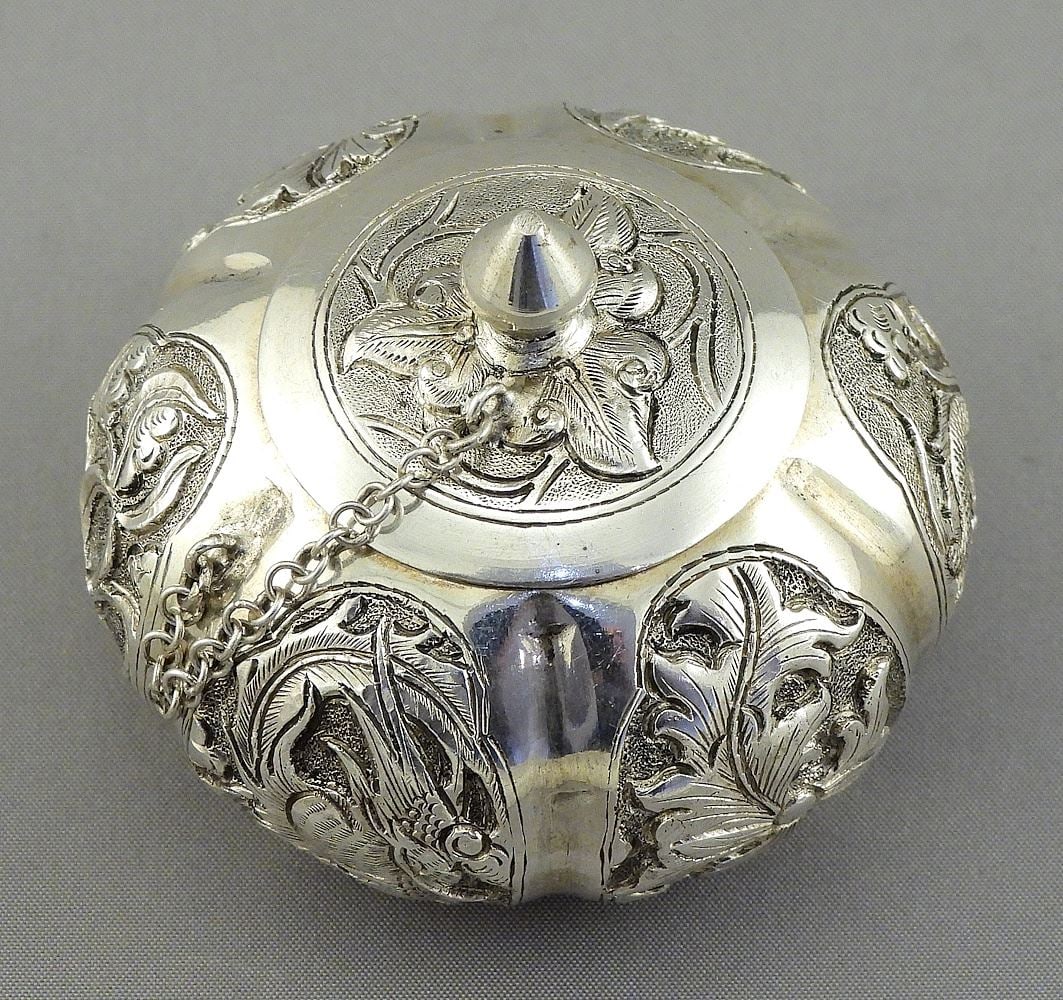Chinese Silver Alloy Gourd Shaped Box with Captive Cover, 2 1/8" Diam. 39 Grams. (1 of 7)