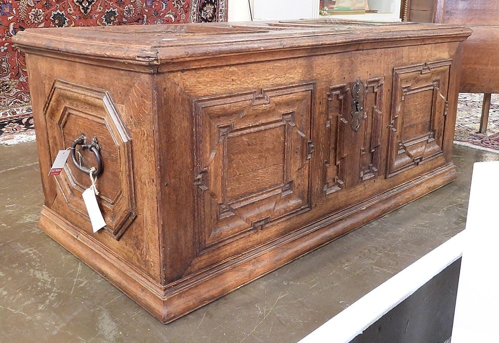 Mid 16th C. German Oak Lock Box/ Coffer with Key. (1 of 4)