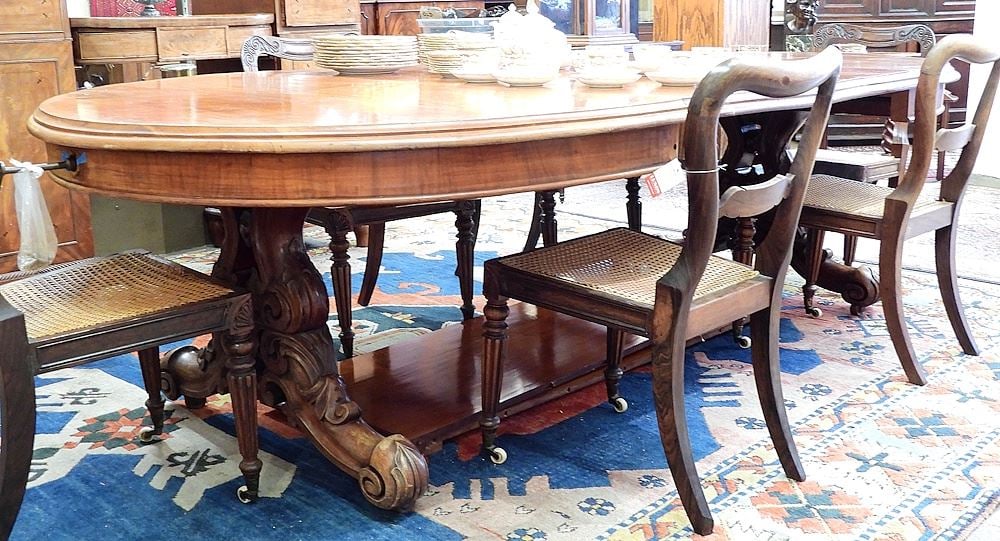 Victorian Mahogany Key Wind Dining Table w/Four Leaves. (1 of 5)