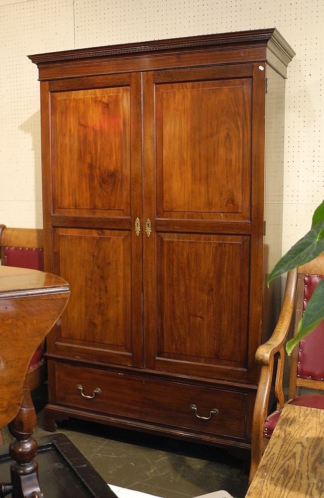 Edwardian Mahogany Double Door Wardrobe. (1 of 3)