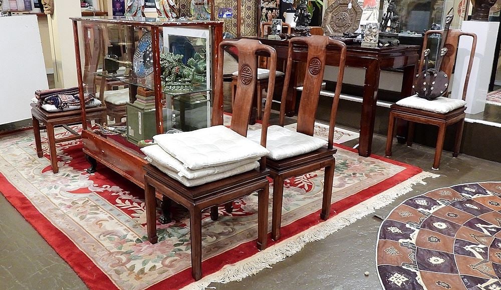 Set of 8 Chinese Rosewood Dining Chairs. (1 of 5)
