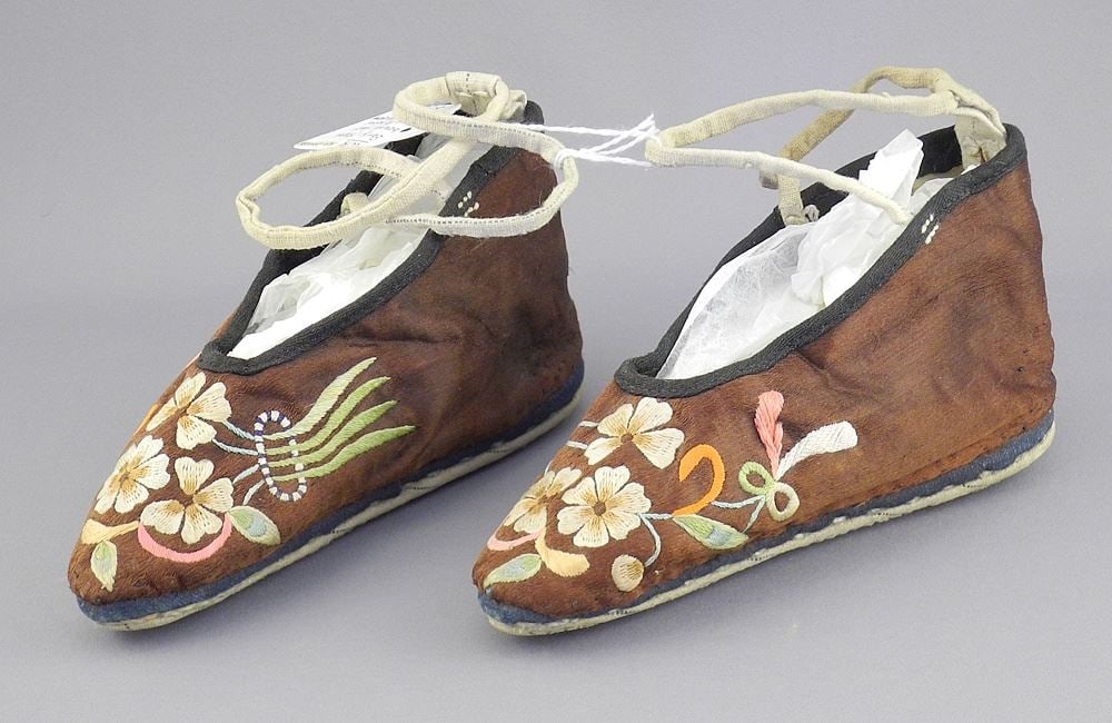 Pair of Qing Silk Lotus Slippers, 5 3/4"L.: Pair of Qing Silk Lotus Slippers, 5 3/4"L.