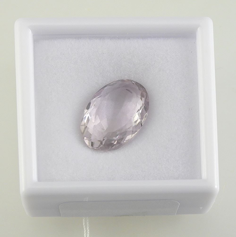 11ct Oval Cut Natural Pink Amethyst.: 11ct Oval Cut Natural Pink Amethyst.