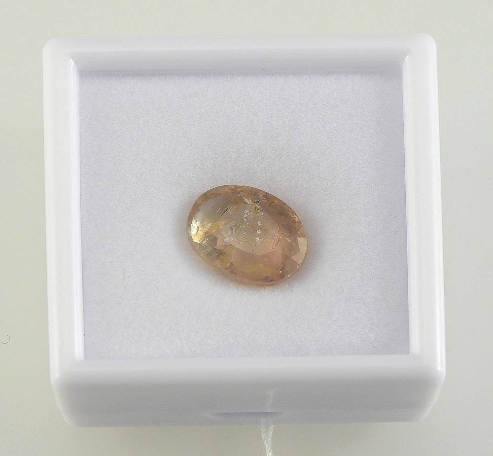 9.2ct Natural Topaz, Untreated, Oval Cut.: 9.2ct Natural Topaz, Untreated, Oval Cut.