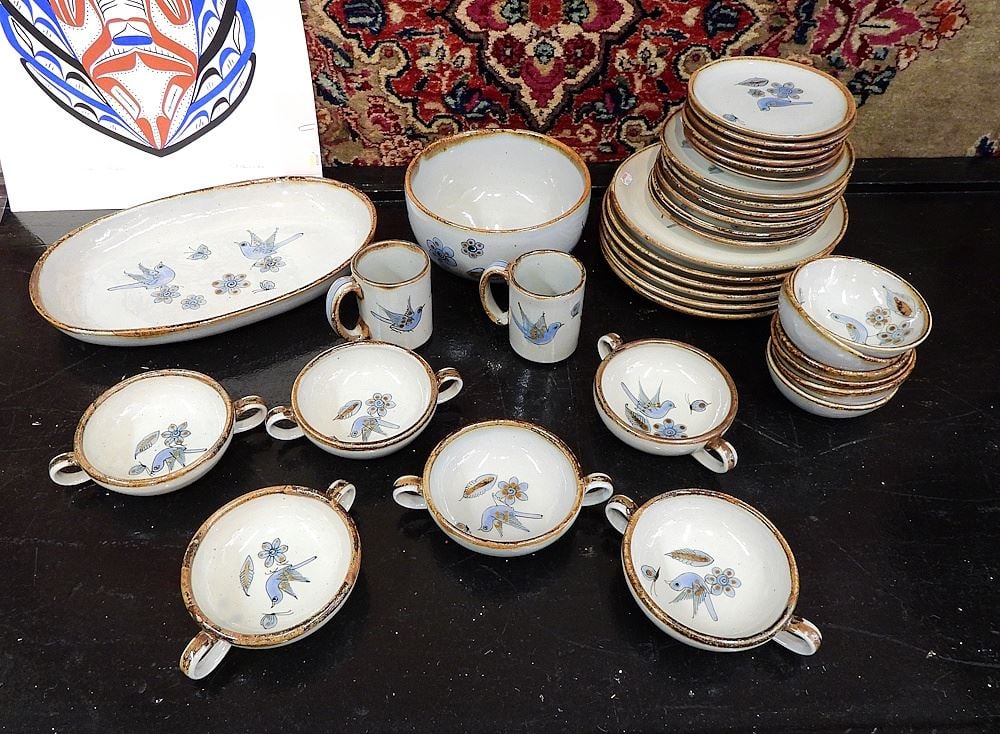 Collection of El Palomar Mexico Pottery Dinnerware. (1 of 3)
