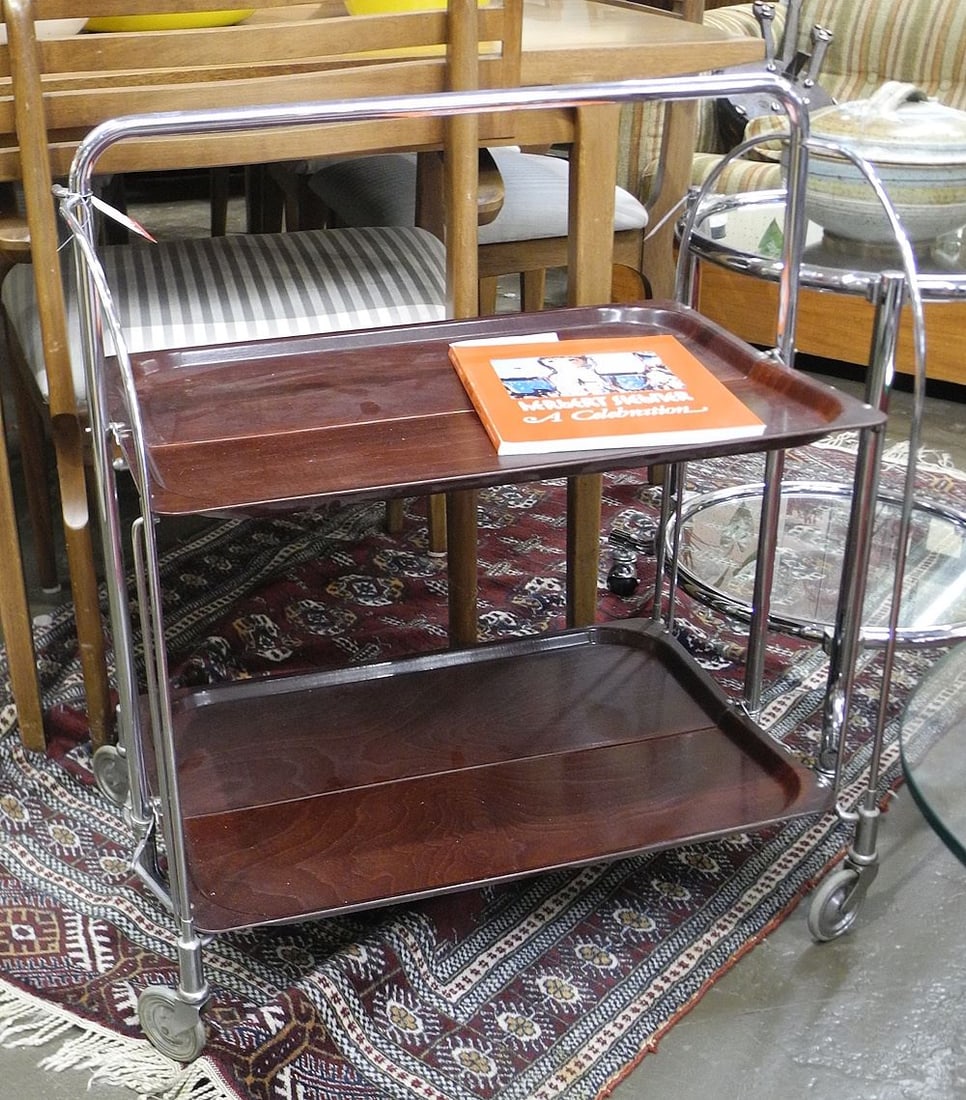 Gerlinol Dinette Metamorphic Table. (1 of 1)